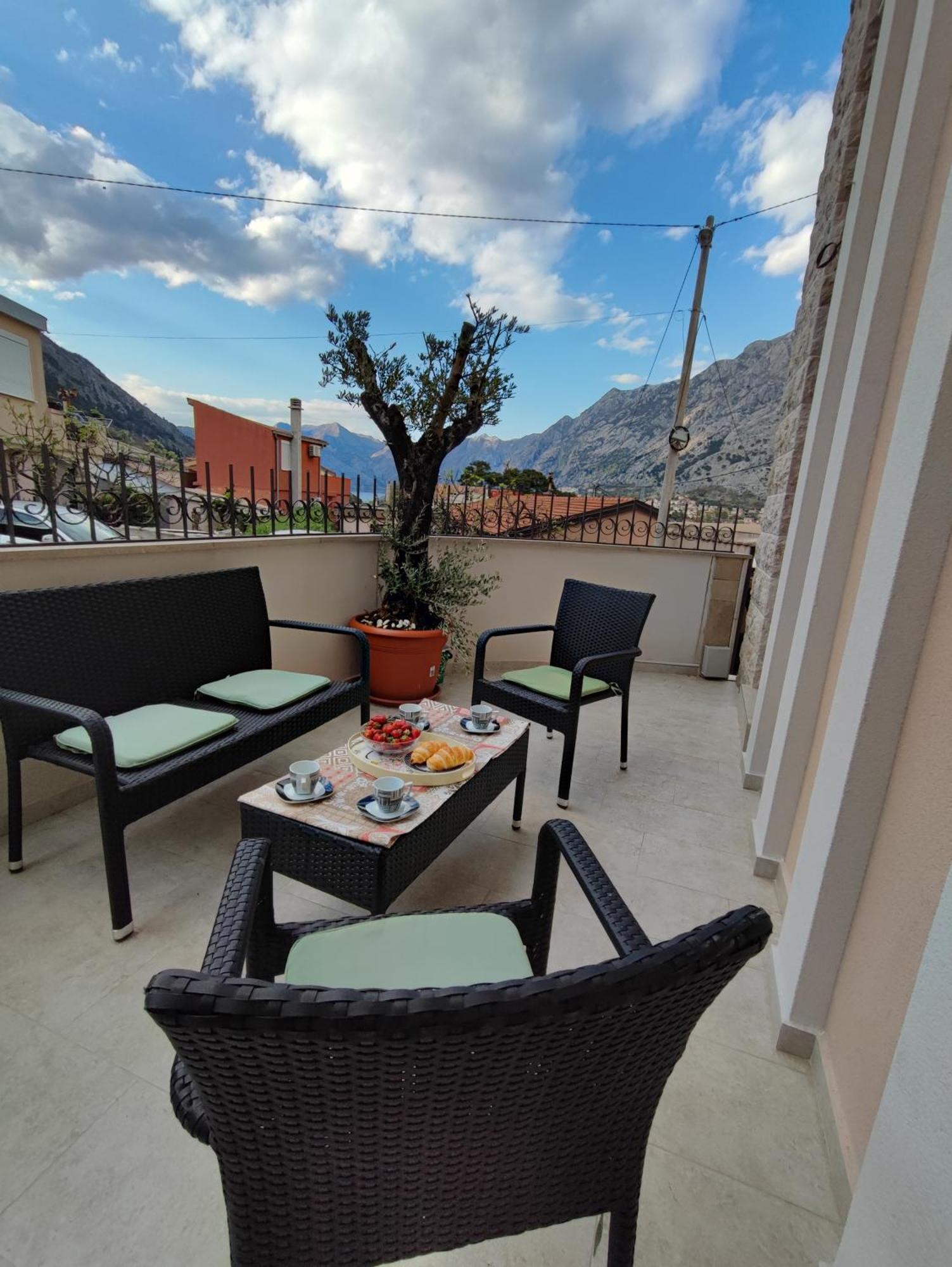 Villa Vista Real Kotor Rum bild