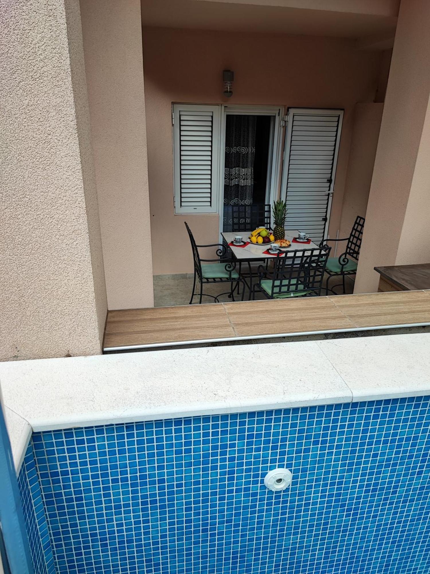 Villa Vista Real Kotor Rum bild